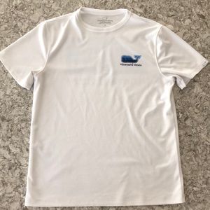 Men’s small Vineyard Vines performance tee